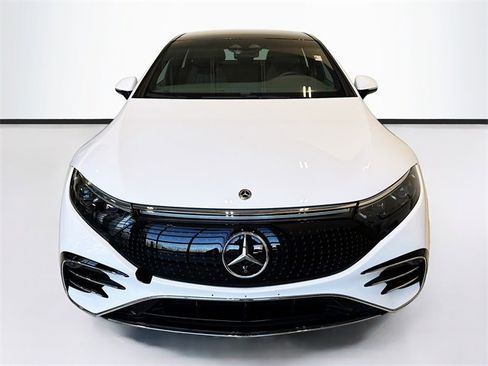 Used 2022 Mercedes-Benz EQS 580 4MATIC Sedan image 2