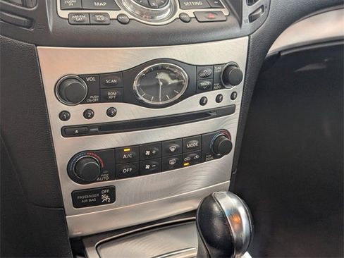 Used 2015 INFINITI Q60 Sport Limited image 18