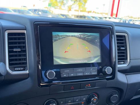 Used 2023 Nissan Frontier SV w/ Tow Package image 18