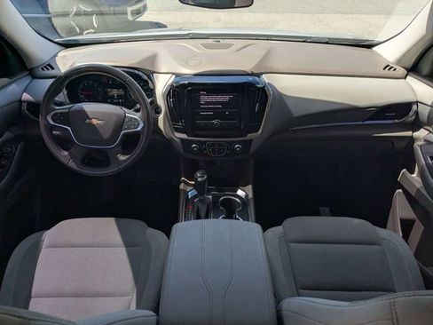 Used 2020 Chevrolet Traverse LT FWD image 11