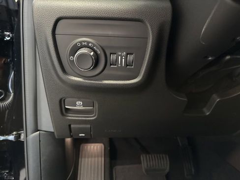 New 2025 Jeep Grand Cherokee Altitude image 27