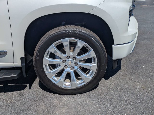 Used 2024 Chevrolet Silverado 1500 High Country w/ Technology Package AWD/4WD image 12