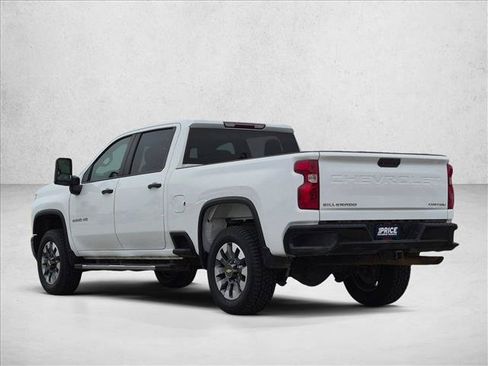 Used 2022 Chevrolet Silverado 2500 Custom w/ Custom Value Package AWD/4WD image 7