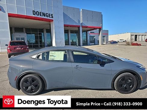 New 2026 Toyota Prius LE image 3