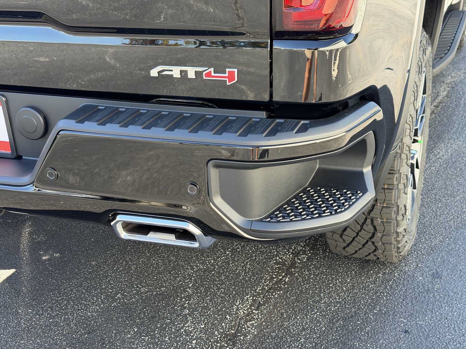 New 2026 GMC Sierra 1500 AT4 w/ AT4 Premium Package AWD/4WD image 27