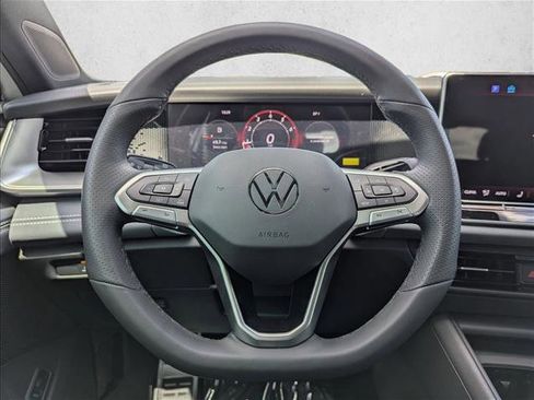 New 2026 Volkswagen Tiguan SE R-Line FWD image 14