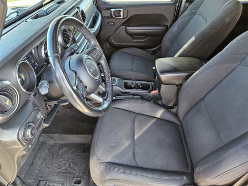 Used 2023 Jeep Wrangler Unlimited w/ Cold Weather Group image 10