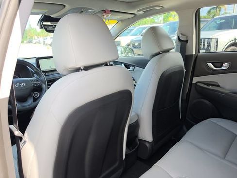 Used 2022 Hyundai Kona Limited AWD/4WD image 11