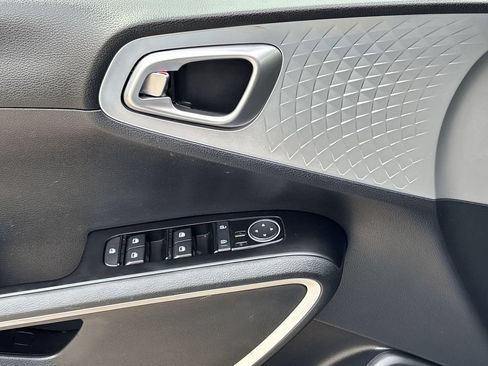 Used 2024 Kia Soul S FWD image 15
