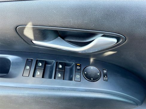 Used 2025 Hyundai Santa Cruz SEL FWD image 17