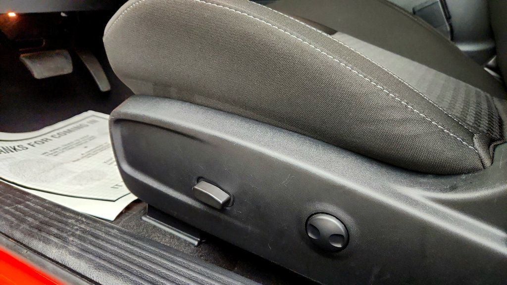 Used 2022 Dodge Challenger R/T Scat Pack RWD image 10