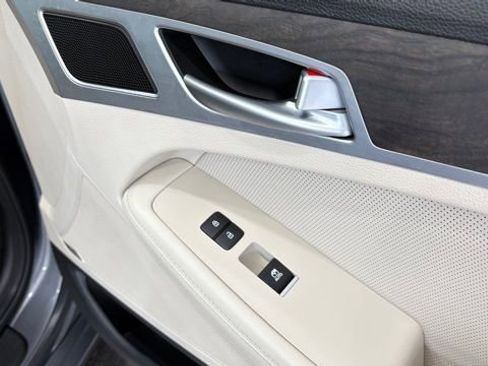 Used 2017 Genesis G80 3.8 w/ Option Group 03 image 24