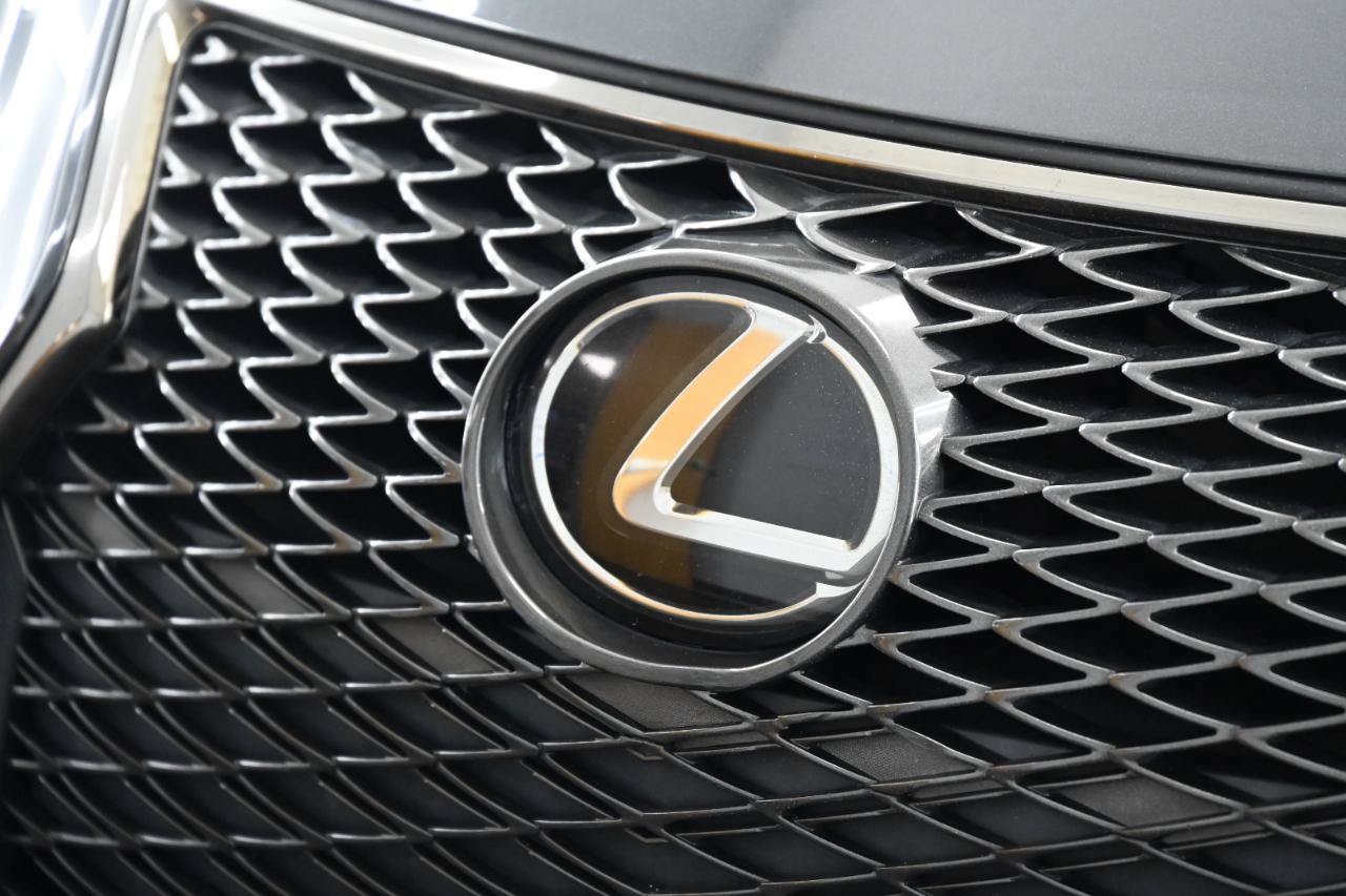 Used 2020 Lexus IS 350 F Sport w/ F Sport Package RWD image 9