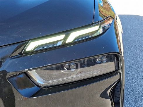 Used 2023 BMW X7 xDrive40i w/ Premium Package image 9