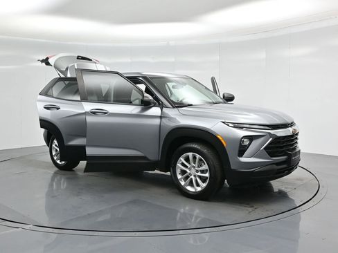Used 2024 Chevrolet TrailBlazer LS image 31