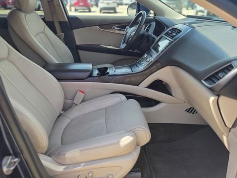 Used 2017 Lincoln MKX Reserve w/ Driver Assistance Package image 16