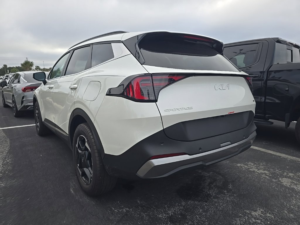 Certified 2026 Kia Sportage EX w/ EX Panoramic Sunroof Package AWD/4WD image 12