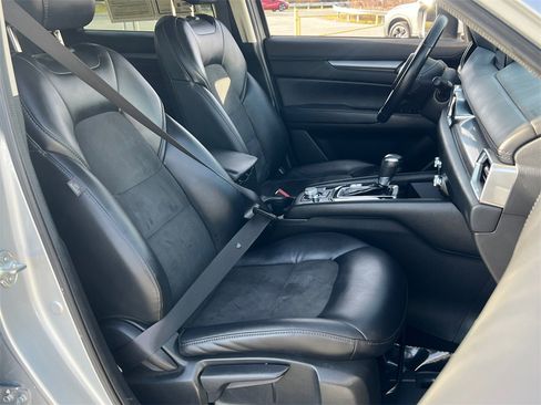 Used 2019 MAZDA CX-5 Touring image 10