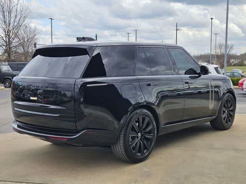 Used 2025 Land Rover Range Rover SE AWD/4WD image 8