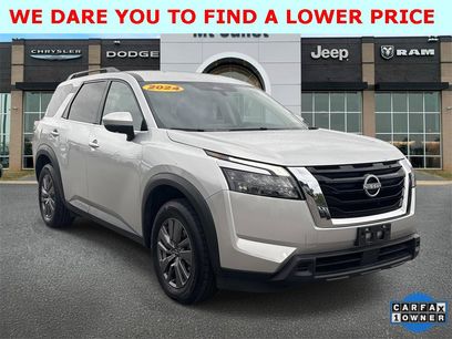 Used 2024 Nissan Pathfinder SV