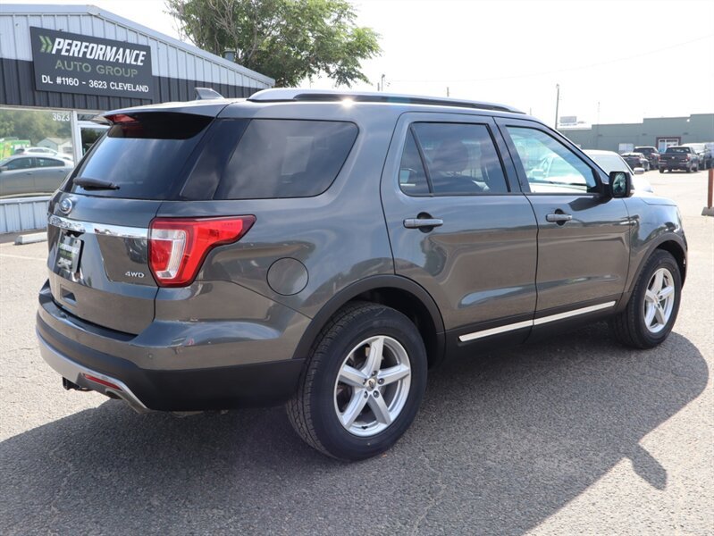 Used 2017 Ford Explorer XLT w/ Equipment Group 201A AWD/4WD image 7