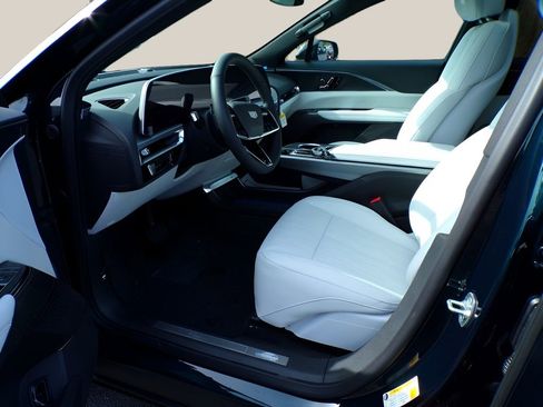 Used 2024 Cadillac Lyriq Sport image 9