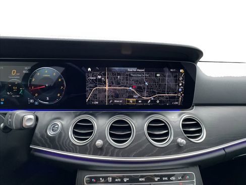 Used 2022 Mercedes-Benz E 350 Sedan w/ AMG Line Exterior image 43