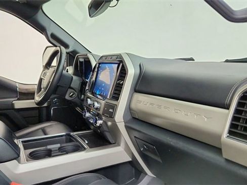 Used 2022 Ford F250 Lariat image 22