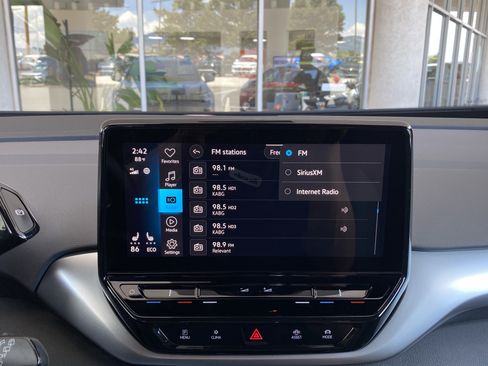 Certified 2022 Volkswagen ID.4 Pro RWD image 31