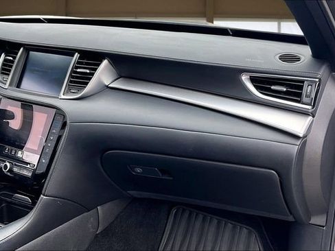 Used 2021 INFINITI QX50 Luxe w/ Appearance Package image 17