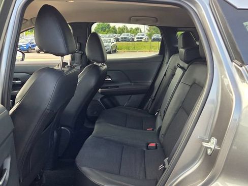 Used 2025 Nissan Kicks SR w/ Illumination Package FWD image 6
