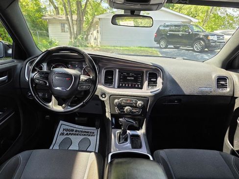 Used 2020 Dodge Charger SXT RWD image 21