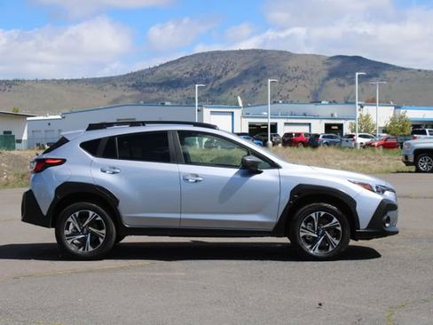 Used 2025 Subaru Crosstrek 2.0i Premium image 6