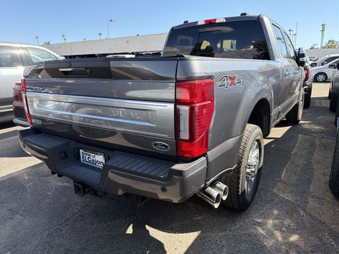 Used 2022 Ford F350 Platinum AWD/4WD image 2