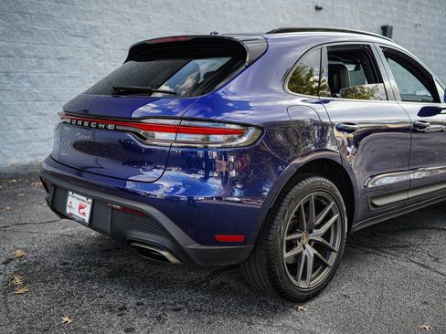 Used 2023 Porsche Macan w/ Premium Package Plus image 14