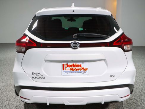 Used 2021 Nissan Kicks SV image 8