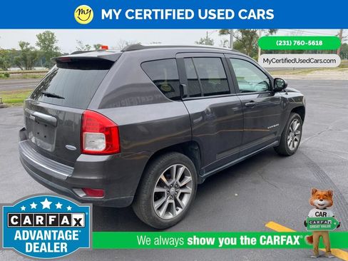 Used 2017 Jeep Compass Latitude AWD/4WD image 5