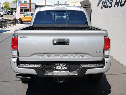 Used 2022 Toyota Tacoma TRD Off-Road image 5