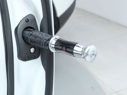 Used 2023 Rolls-Royce Cullinan Black Badge w/ Dark Exterior Package image 38