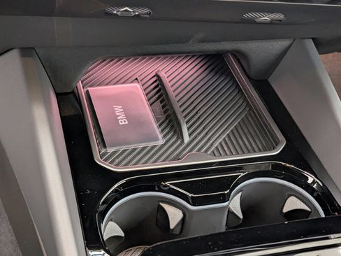 New 2025 BMW 530i w/ Premium Package image 19