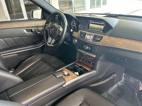 Used 2014 Mercedes-Benz E 550 4MATIC Sedan image 20