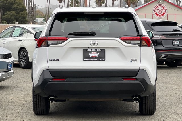 Used 2025 Toyota RAV4 XLE AWD/4WD image 7