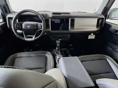 New 2025 Ford Bronco Outer Banks image 7