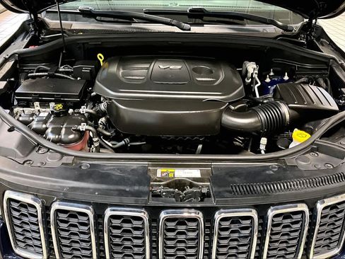 Used 2018 Jeep Grand Cherokee Limited AWD/4WD image 29
