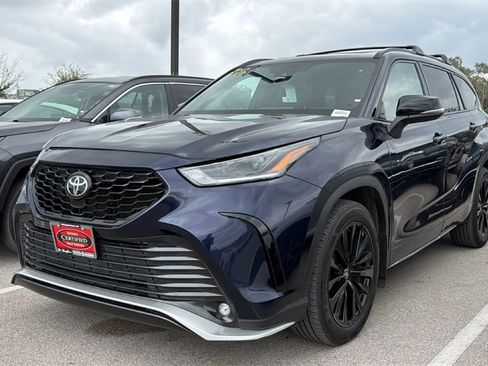 Used 2023 Toyota Highlander XSE image 16