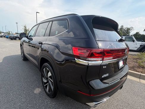 Used 2024 Volkswagen Atlas SE FWD image 16