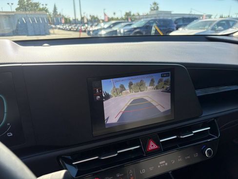 Used 2026 Kia Niro LX FWD image 22