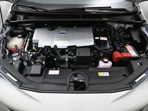 Used 2016 Toyota Prius Three Touring image 34