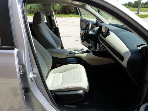 Used 2023 Honda HR-V LX image 43