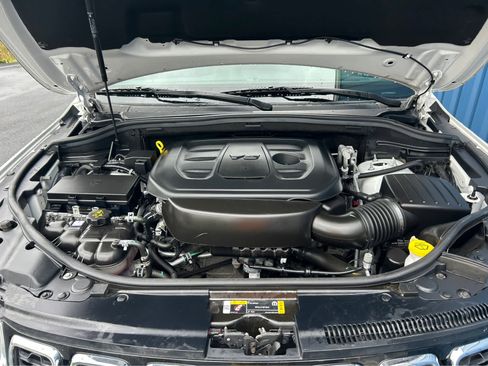 Used 2021 Jeep Grand Cherokee Laredo image 5